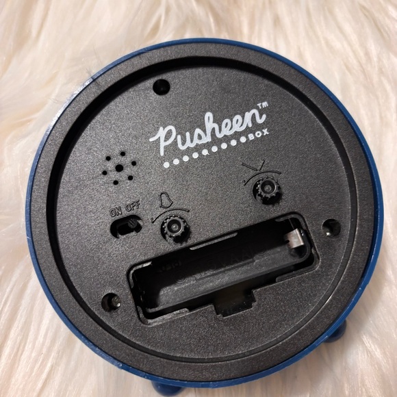 Pusheen Zodiac Alarm Clock GUC - Picture 6 of 6